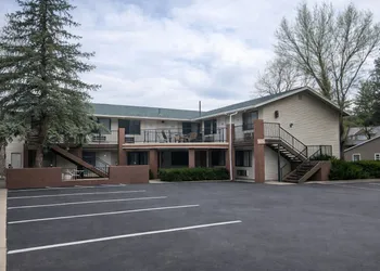 Sierra Inn hotel thumbnail 4