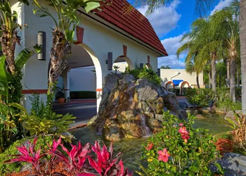 Maingate Lakeside Resort hotel thumbnail 6