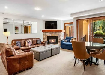 Ski In, Ski Out 1 Bedroom at the Eagle Bahn Gondola in Lionshead hotel thumbnail 3
