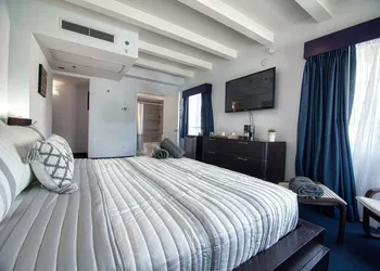 Ocean Spray Hotel hotel thumbnail 3