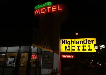 Highlander Motel hotel thumbnail 3