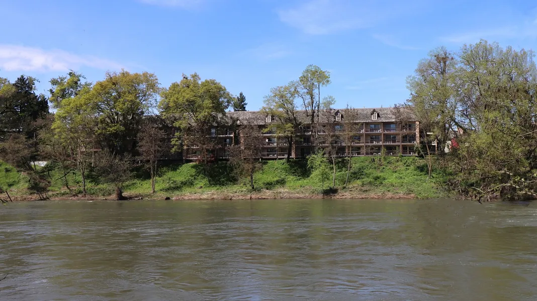 Riverside Inn hotel detail image 2