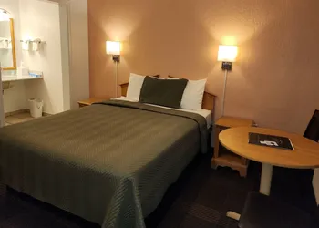 Silver Saddle Motel hotel thumbnail 7