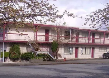 Alberni Inn hotel thumbnail 3