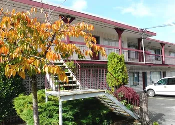 Alberni Inn hotel thumbnail 4