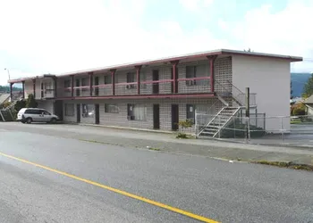 Alberni Inn hotel thumbnail 7