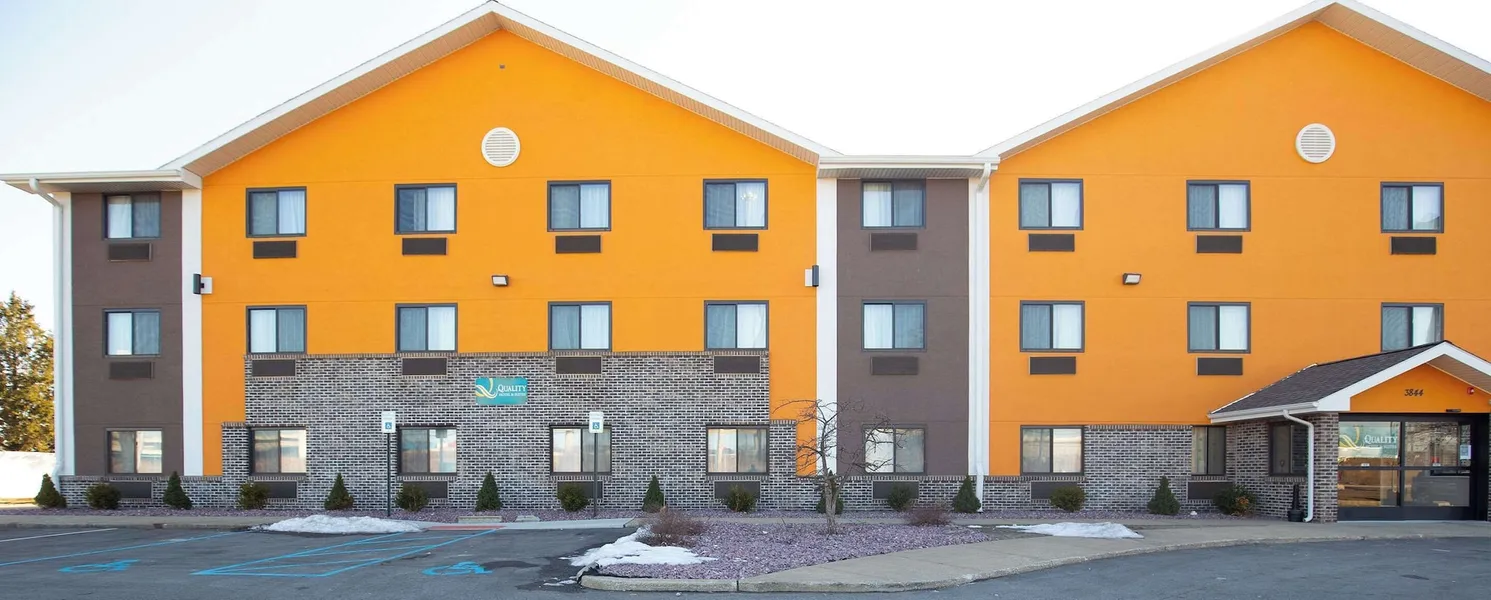 Quality Inn & Suites Hammond Near I-8090 hotel detail image 2