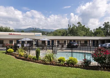 Relax Inn hotel thumbnail 2