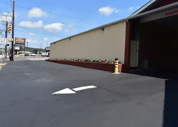 South Hills Motel hotel thumbnail 2