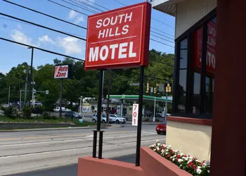 South Hills Motel hotel thumbnail 5