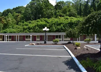 South Hills Motel hotel thumbnail 7