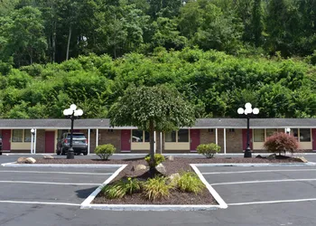 South Hills Motel hotel thumbnail 8