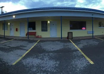 Lake Inn and Restaurant hotel thumbnail 2