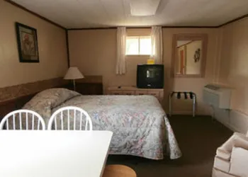 Riverbend Lodging hotel thumbnail 5