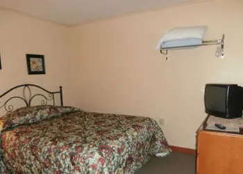 Riverbend Lodging hotel thumbnail 6