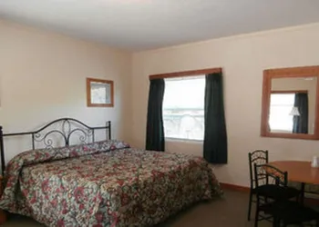 Riverbend Lodging hotel thumbnail 7