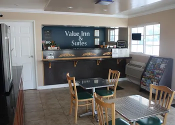 Value Inn & Suites hotel thumbnail 3