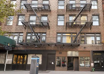 The Bowery House hotel thumbnail 2