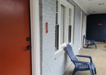 Olde Tavern Motel And Inn hotel thumbnail 3