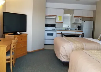Athabasca Lodge Motel hotel thumbnail 6