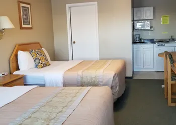 Athabasca Lodge Motel hotel thumbnail 8