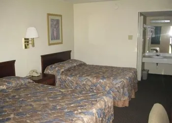 Red Carpet Inn Terre Haute hotel thumbnail 7