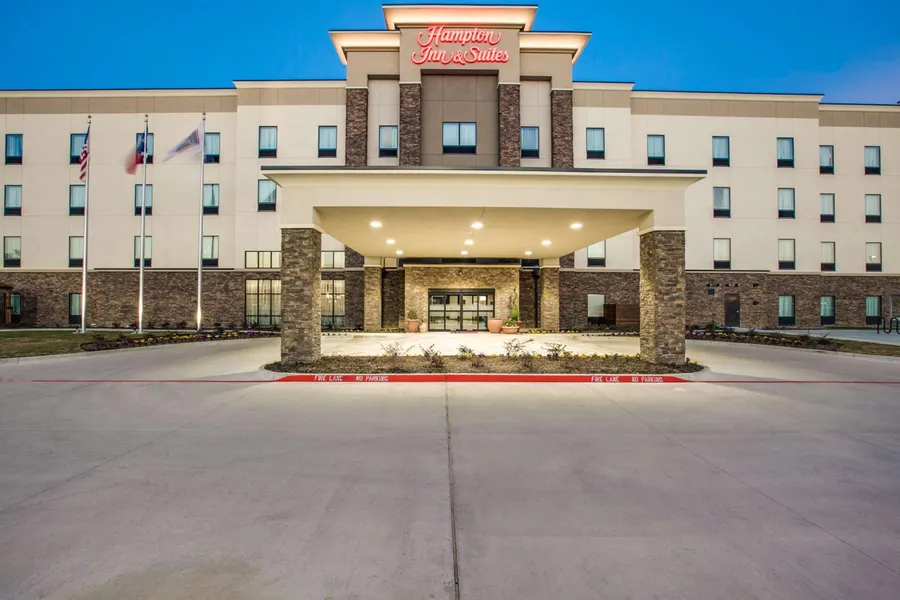 Hampton Inn & Suites Dallas/Ft. Worth Airport South hotel detail image 2