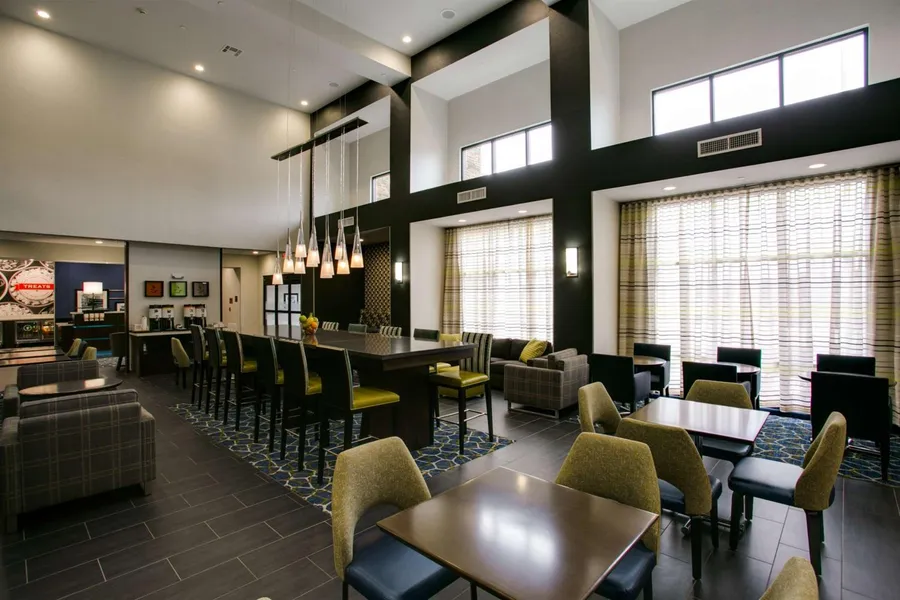 Hampton Inn & Suites Dallas/Ft. Worth Airport South hotel detail image 6