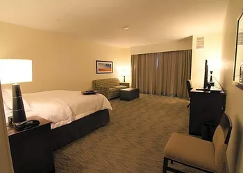 Hampton Inn and Suites Airdrie hotel thumbnail 5