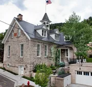 Washington School House hotel detail image 4