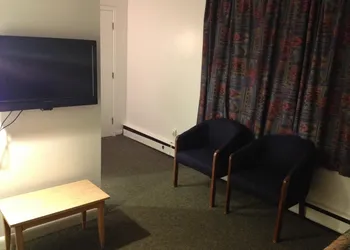 Pleasant Manor Motel hotel thumbnail 2