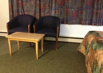 Pleasant Manor Motel hotel thumbnail 3