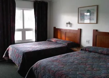 Pleasant Manor Motel hotel thumbnail 6