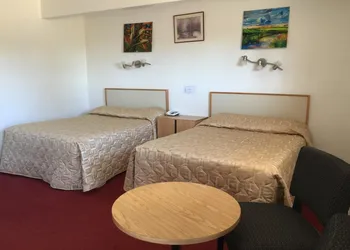 Voyageur Motel hotel thumbnail 5