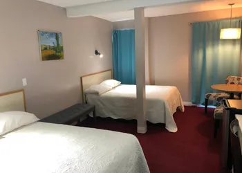 Voyageur Motel hotel thumbnail 7
