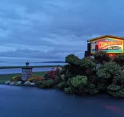 The Cedarwood Inn & Suites hotel detail image 7