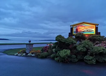 The Cedarwood Inn & Suites hotel thumbnail 7