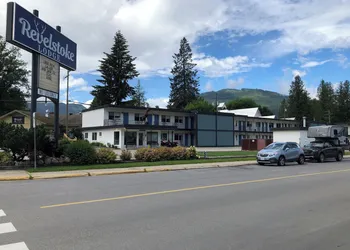 Revelstoke Lodge hotel thumbnail 6