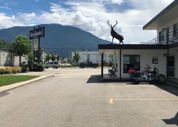 Revelstoke Lodge hotel thumbnail 4