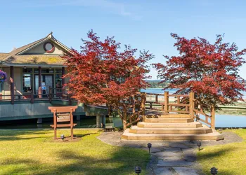 April Point Resort hotel thumbnail 5