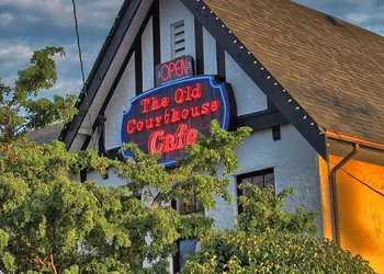 The Old Courthouse Inn hotel thumbnail 6