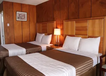 Plaza Motel hotel thumbnail 5
