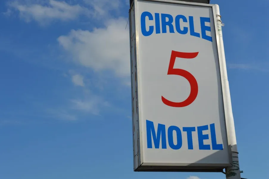 Circle 5 Motel hotel detail image 2