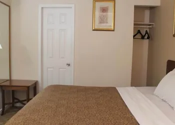 Niagara Inn & Suites hotel thumbnail 7