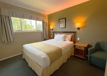 Diplomat Motel hotel thumbnail 6