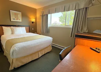 Diplomat Motel hotel thumbnail 7