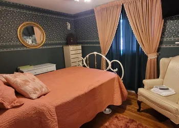 All Seasons Bed & Breakfast hotel thumbnail 4