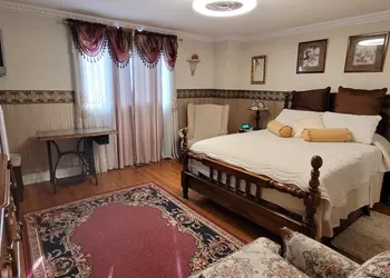 All Seasons Bed & Breakfast hotel thumbnail 8
