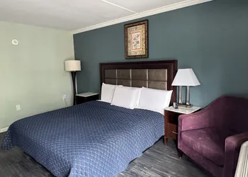 Budget Inn hotel thumbnail 8