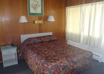 Sportsman Motel hotel thumbnail 4